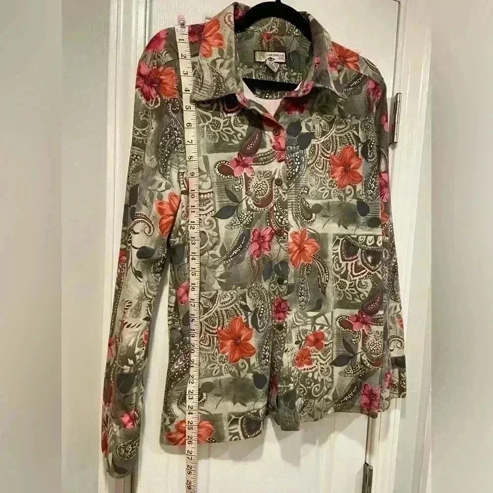 Caribbean Joe Women’s Floral Paisley Button Down Tropical Coconut Buttons Size M - Picture 7 of 10